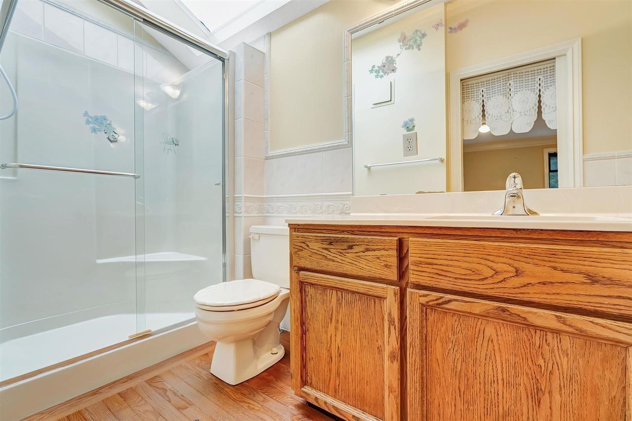 10446 Fraserglen Drive, Surrey, British Columbia  V4N 1T5 - Photo 14 - R3153550