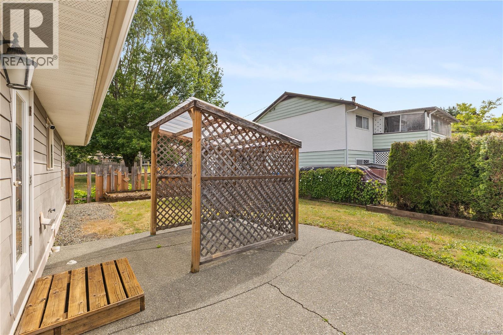 1126 18th St, Courtenay, British Columbia  V9N 7J8 - Photo 45 - 1040069
