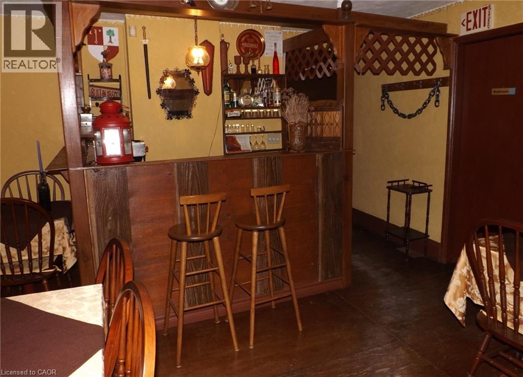 5815 E Main Street, Niagara Falls, Ontario  L2G 5Z6 - Photo 4 - 40855468