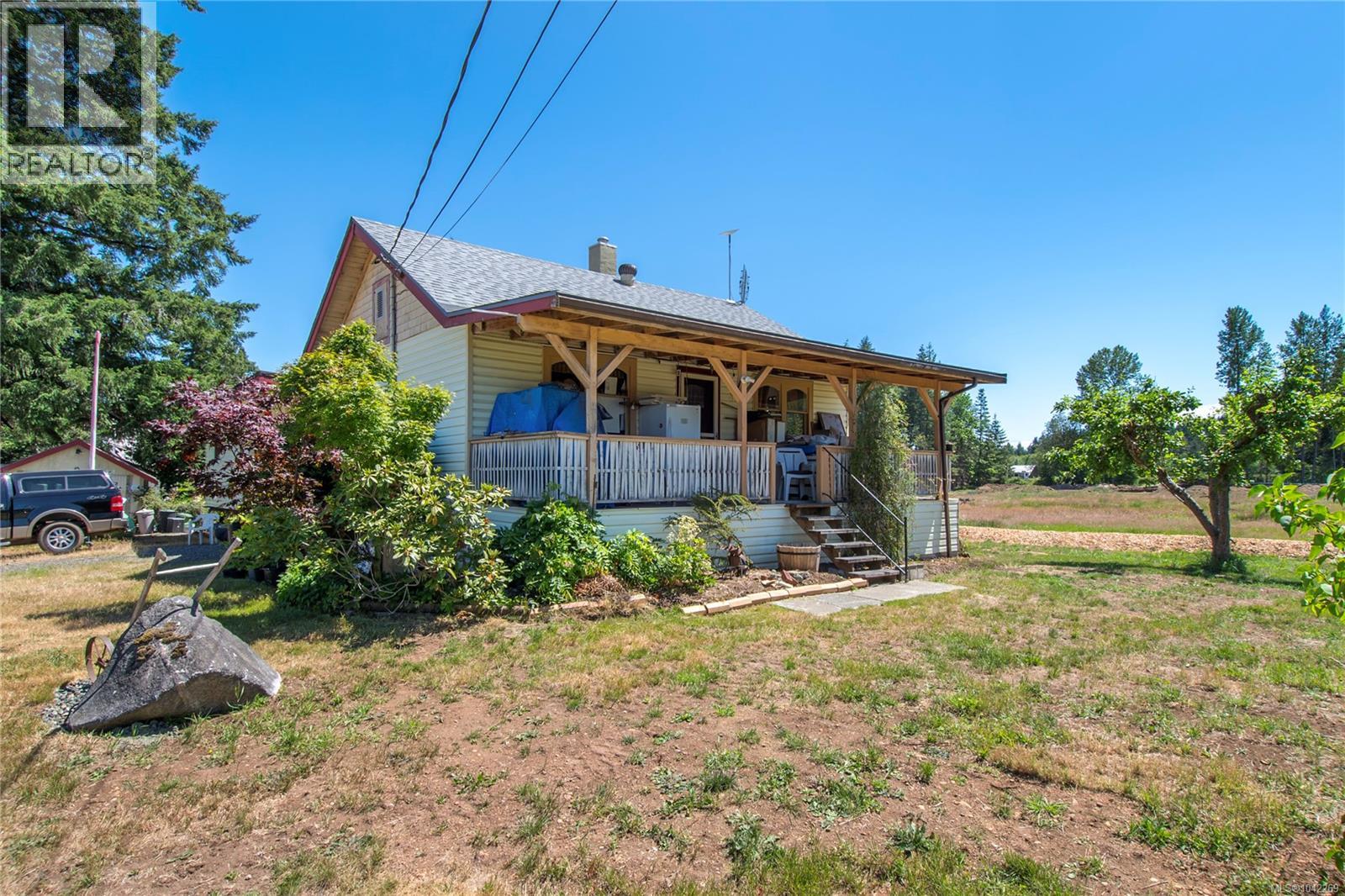 8712 Island Hwy N, Black Creek, British Columbia
