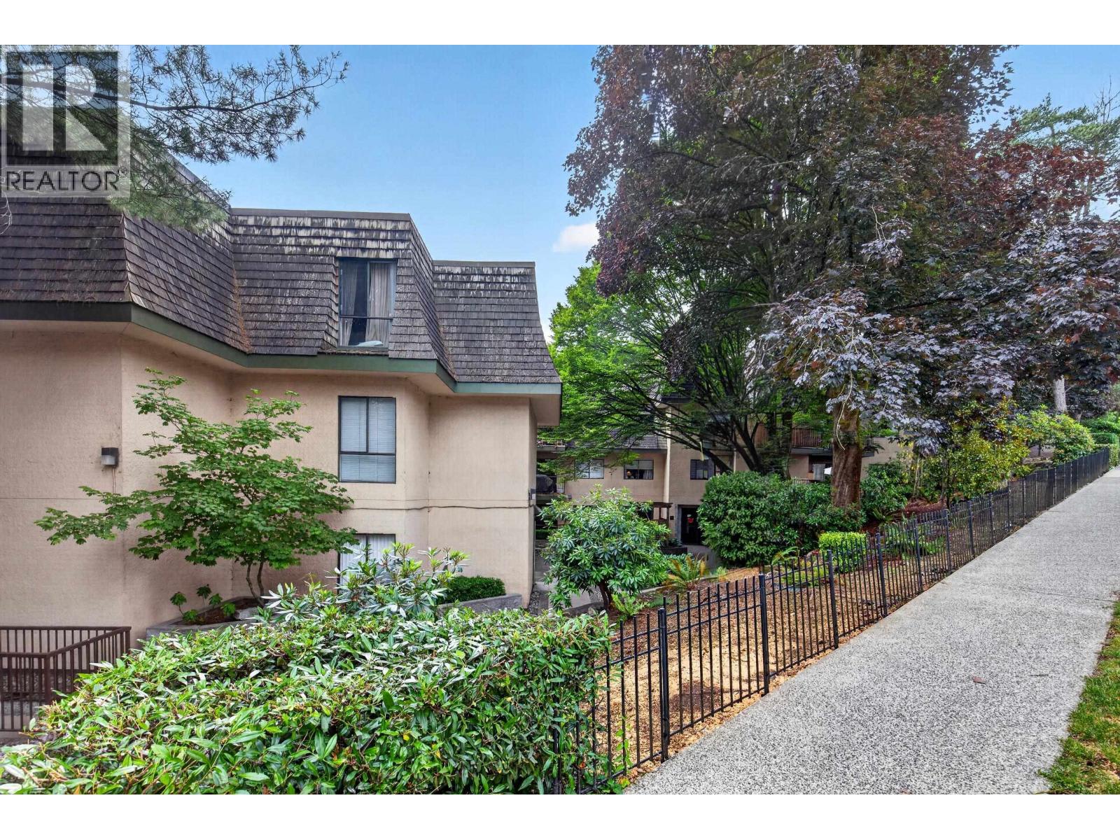 305 466 E Eighth Avenue, New Westminster, British Columbia  V3L 4L2 - Photo 34 - R3154735