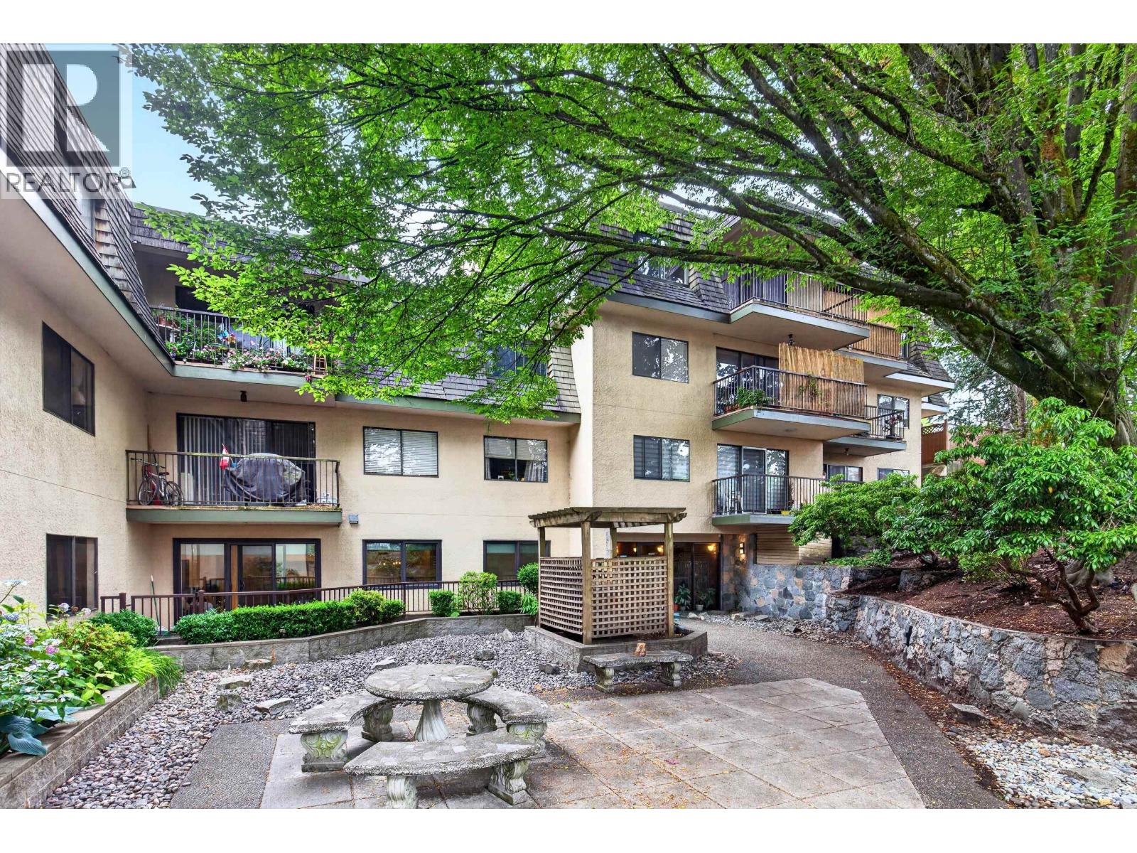 305 466 E Eighth Avenue, New Westminster, British Columbia  V3L 4L2 - Photo 2 - R3154735