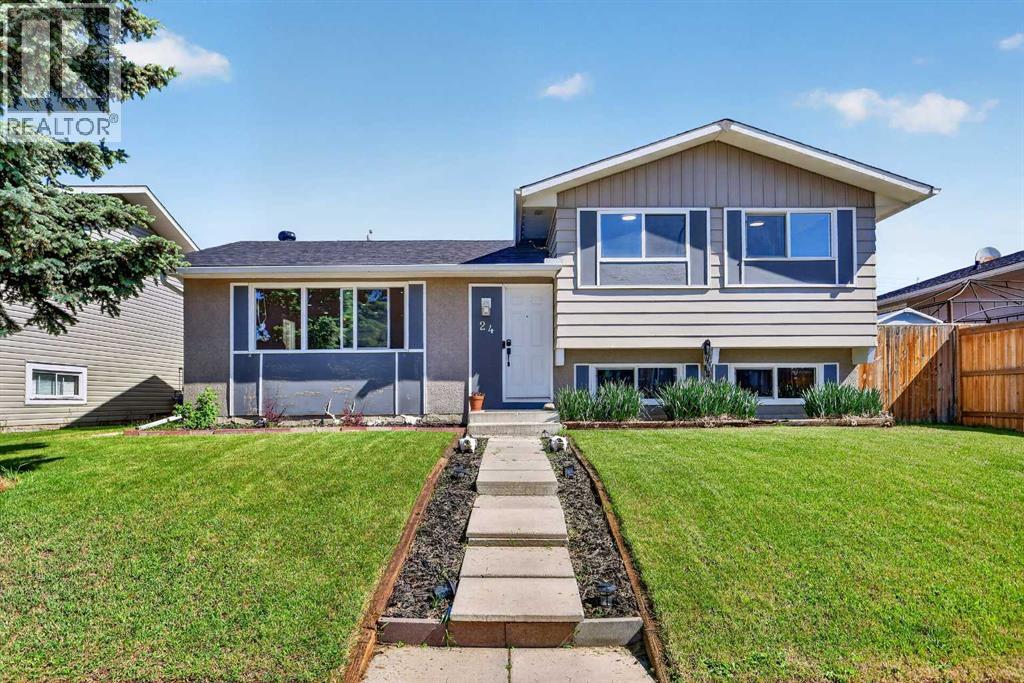 24 Penworth Crescent Se, Calgary, Alberta  T2A 4C7 - Photo 2 - A2322103