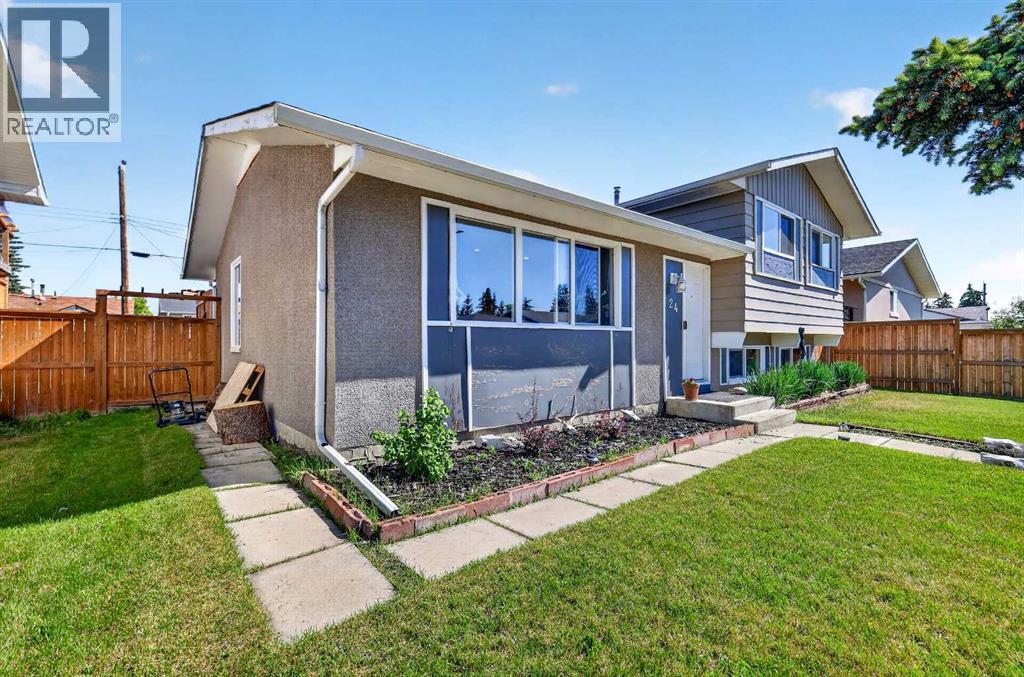 24 Penworth Crescent Se, Calgary, Alberta  T2A 4C7 - Photo 3 - A2322103