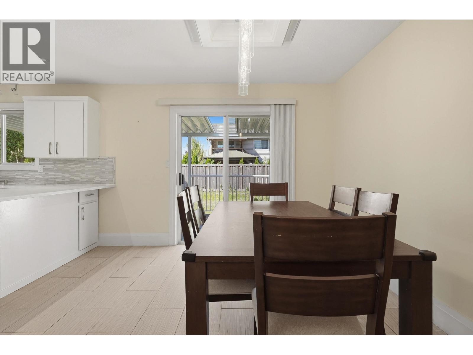 23423 Sandpiper Avenue, Maple Ridge, British Columbia  V2X 9M4 - Photo 11 - R3155335