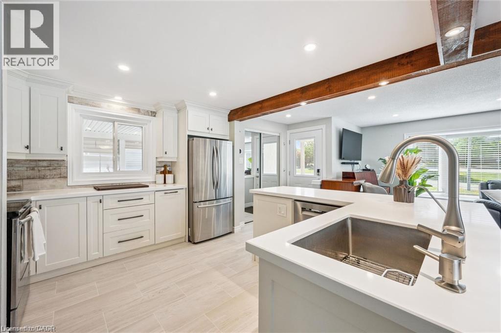 659 Glen Forrest Boulevard, Waterloo, Ontario  N2L 4K4 - Photo 13 - 40854978