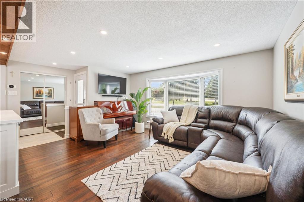 659 Glen Forrest Boulevard, Waterloo, Ontario  N2L 4K4 - Photo 8 - 40854978