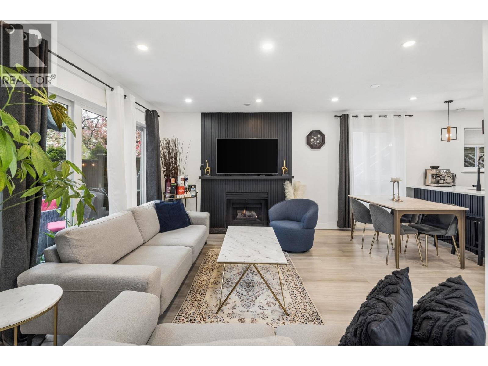 7 848 W 16th Street, North Vancouver, British Columbia  V7P 1R3 - Photo 1 - R3155352