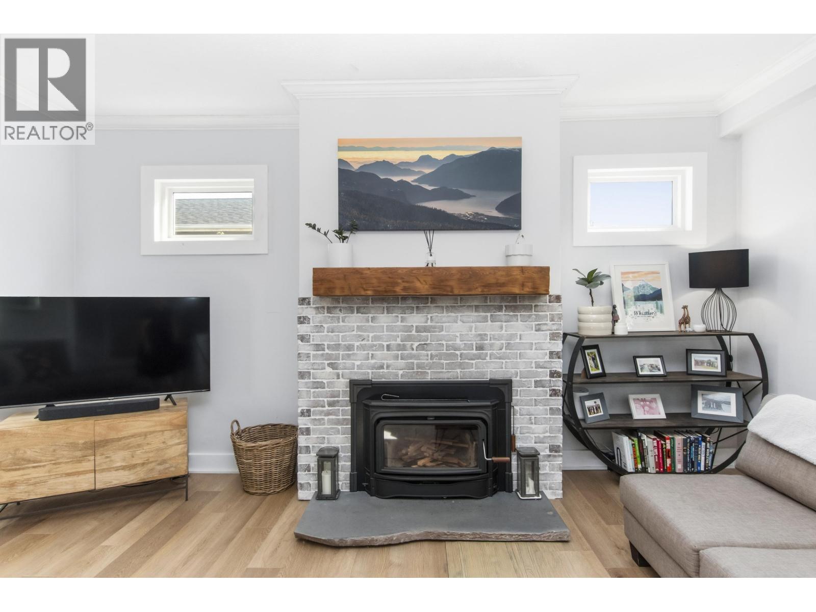 38054 Fifth Avenue, Squamish, British Columbia  V8B 0B6 - Photo 9 - R3155357