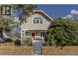 38054 FIFTH AVENUE, Squamish, British Columbia