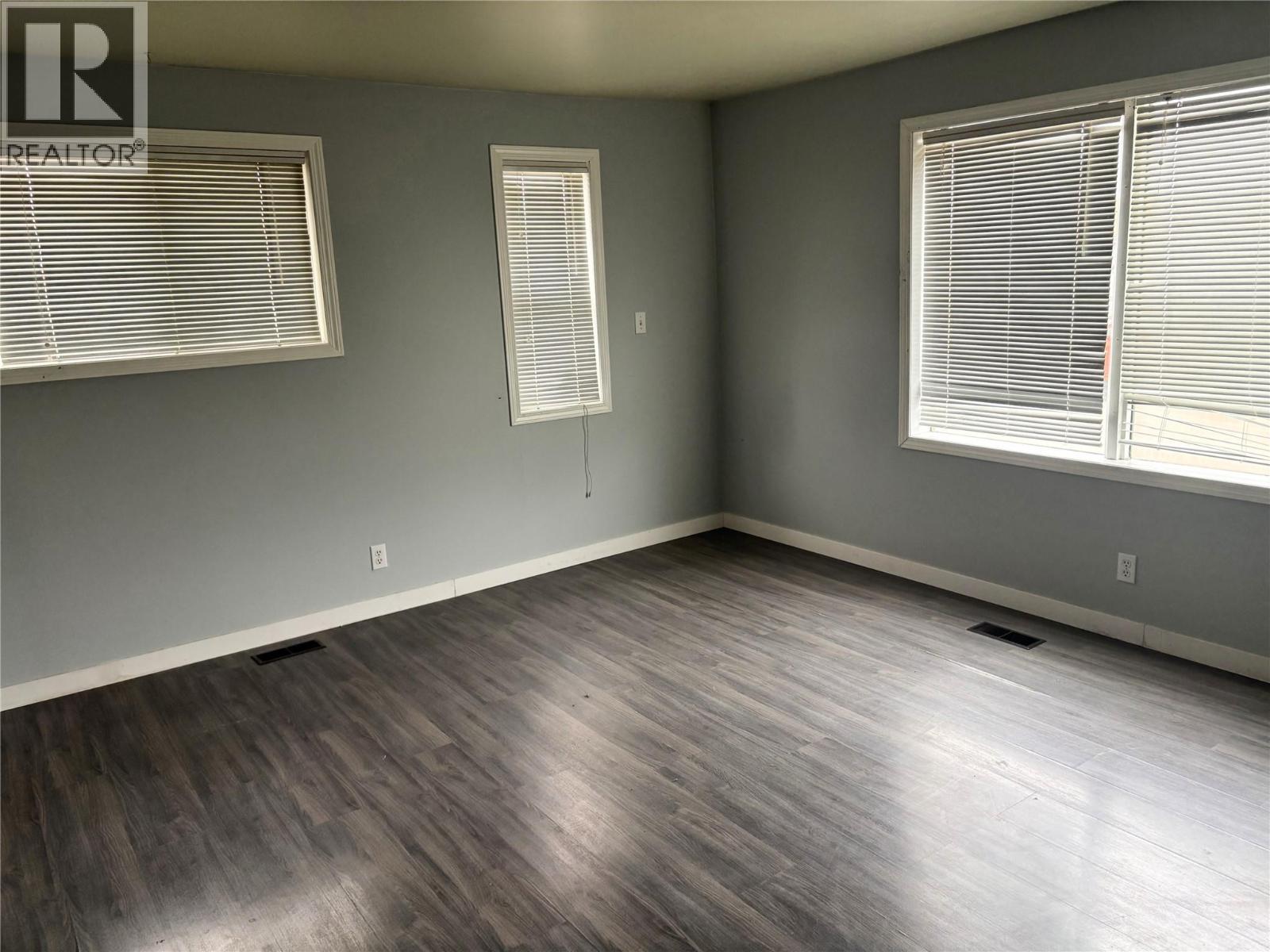515 5th Street S, Cranbrook, British Columbia  V1C 1J6 - Photo 3 - 10397391