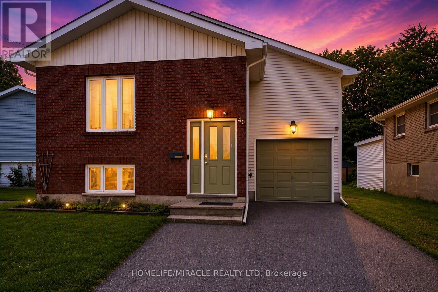 40 St Charles Street, Belleville, Ontario K8P 2V8 - Photo 2 - X13669182