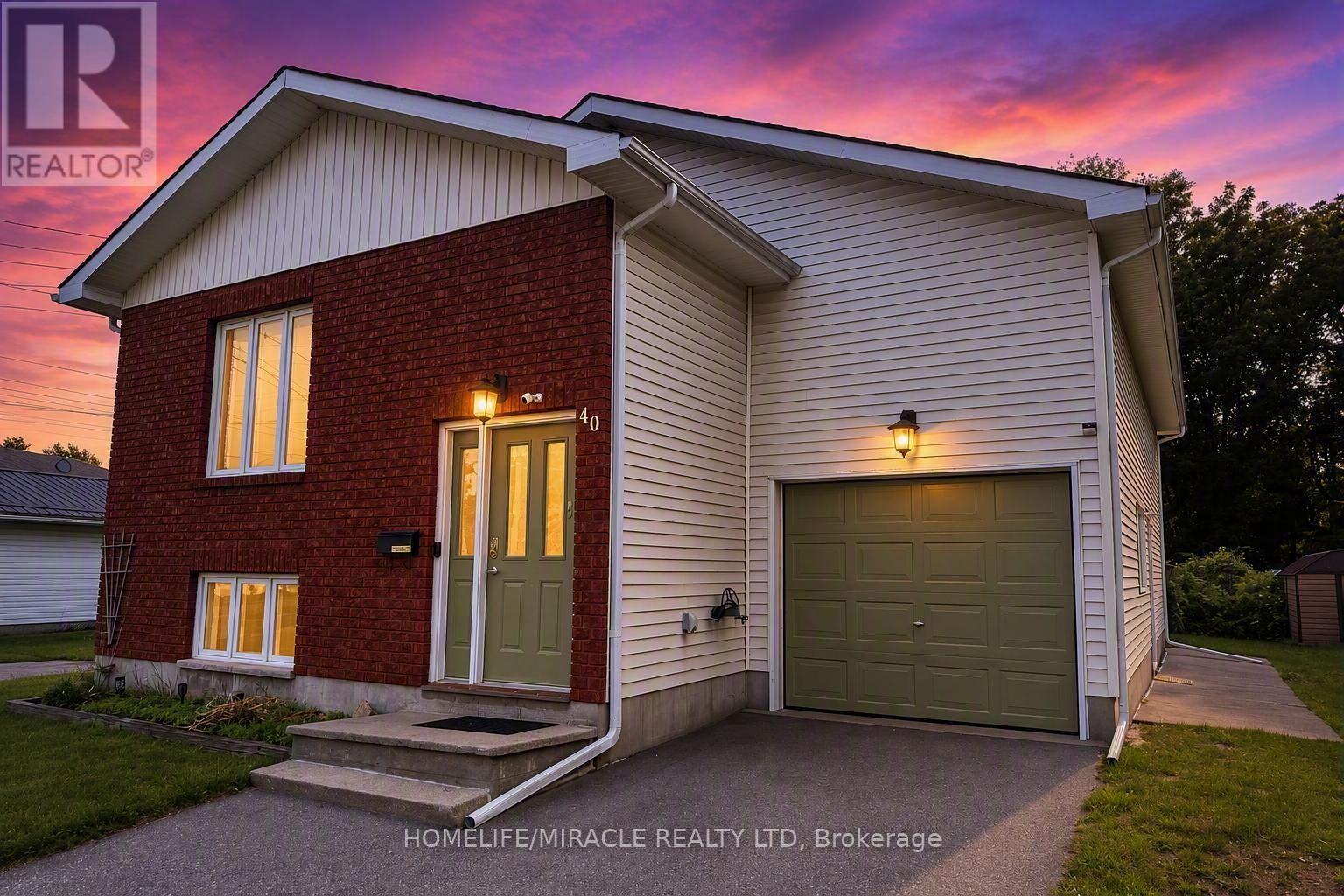 40 St Charles Street, Belleville, Ontario K8P 2V8 - Photo 3 - X13669182
