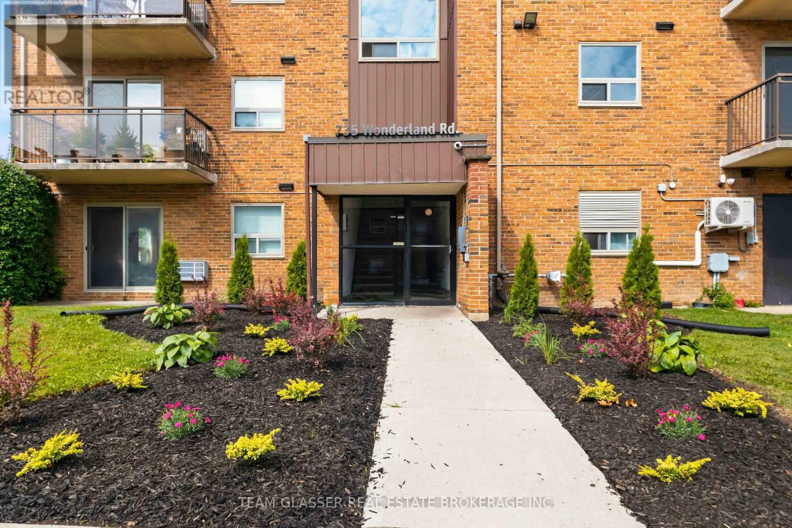 212 - 735 WONDERLAND ROAD S, London South, Ontario