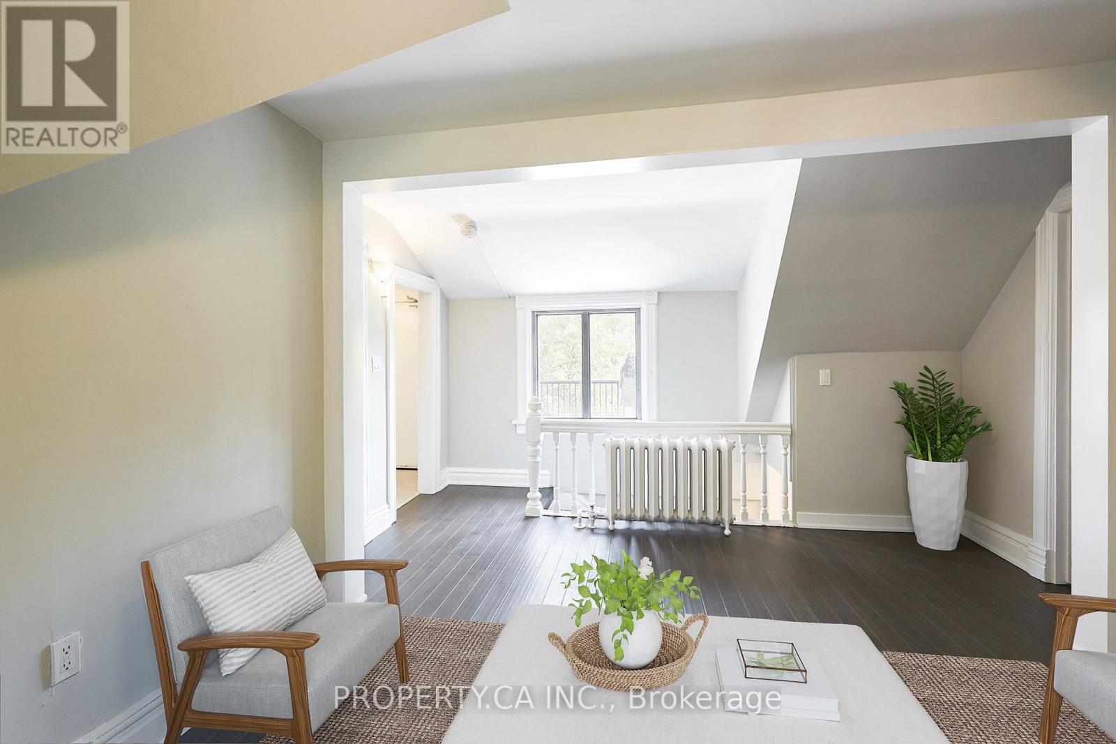 Upper - 345 Gladstone Avenue, Toronto, Ontario M6H 3H5 - Photo 10 - C13669266