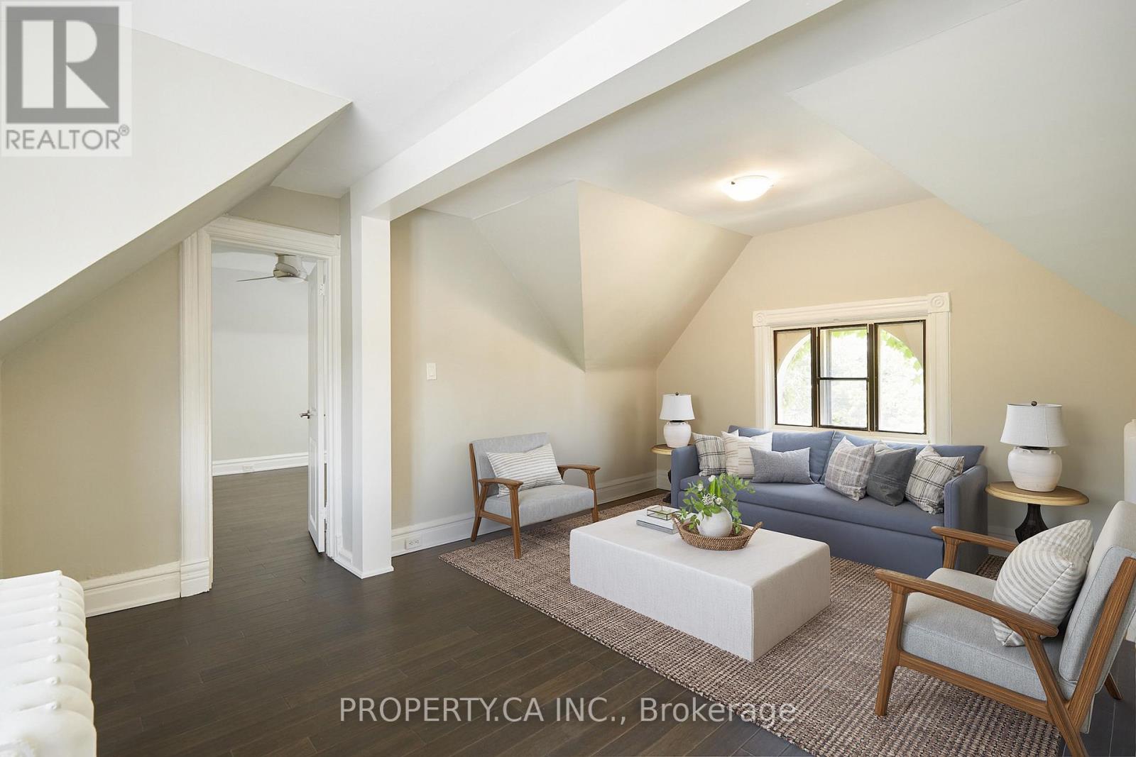 Upper - 345 Gladstone Avenue, Toronto, Ontario M6H 3H5 - Photo 12 - C13669266