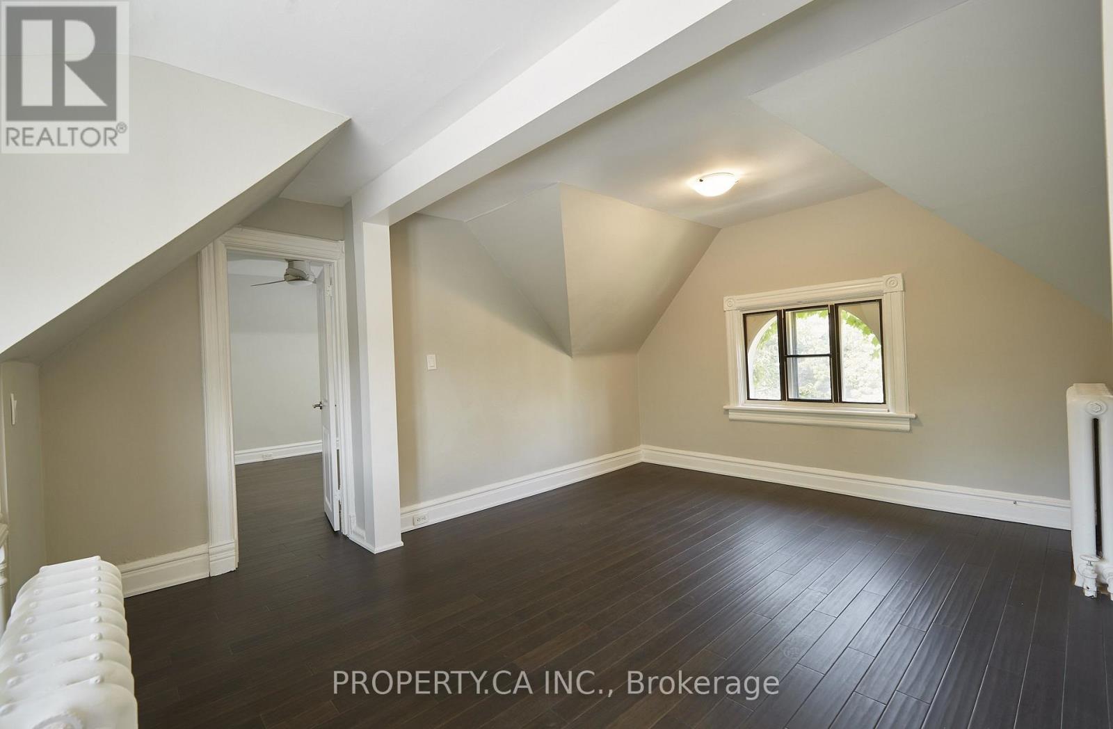 Upper - 345 Gladstone Avenue, Toronto, Ontario M6H 3H5 - Photo 13 - C13669266