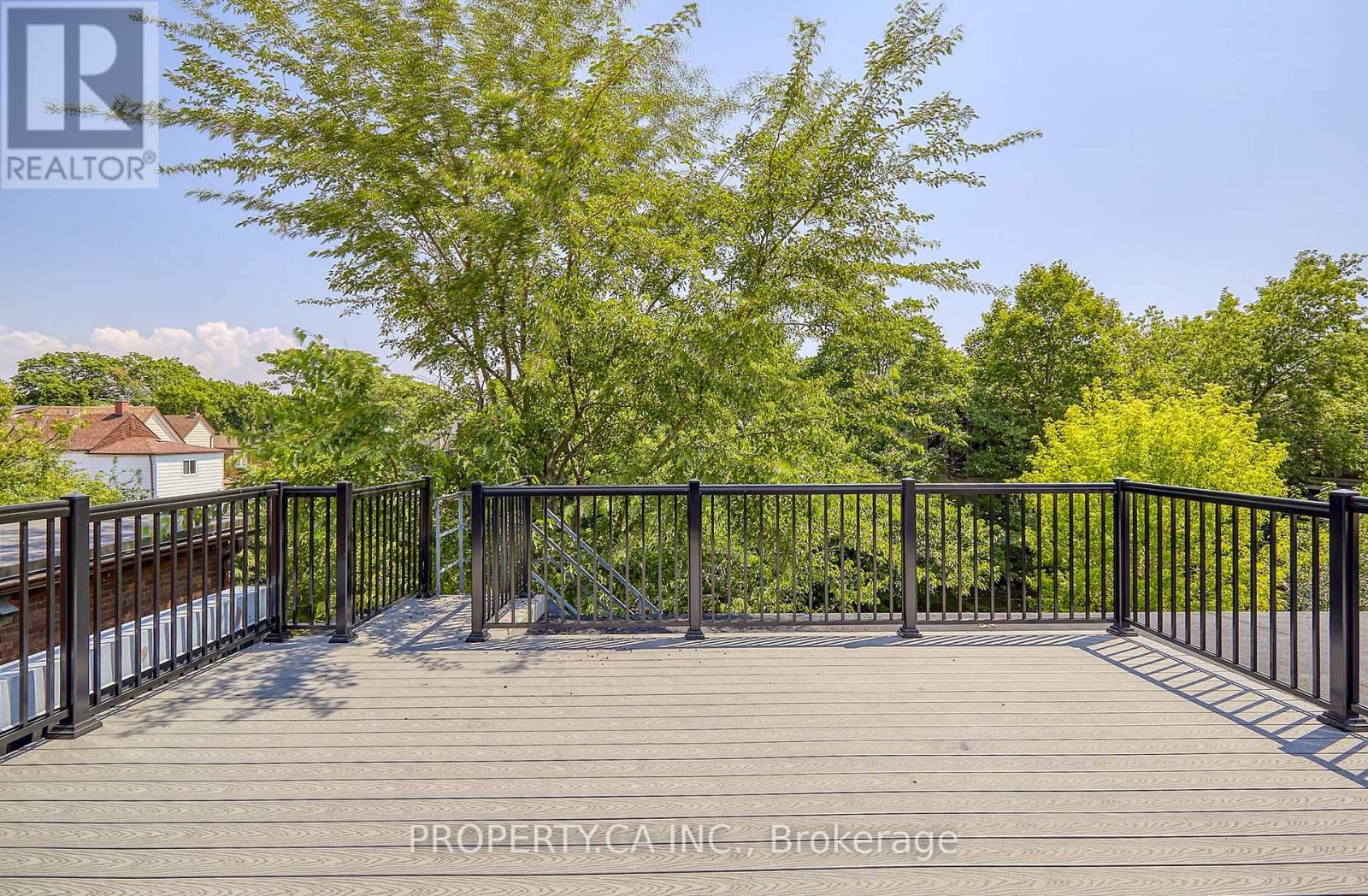 Upper - 345 Gladstone Avenue, Toronto, Ontario M6H 3H5 - Photo 5 - C13669266