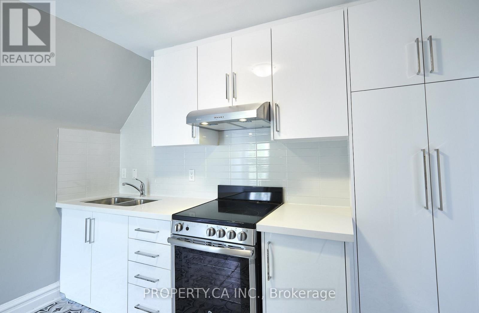 Upper - 345 Gladstone Avenue, Toronto, Ontario M6H 3H5 - Photo 7 - C13669266