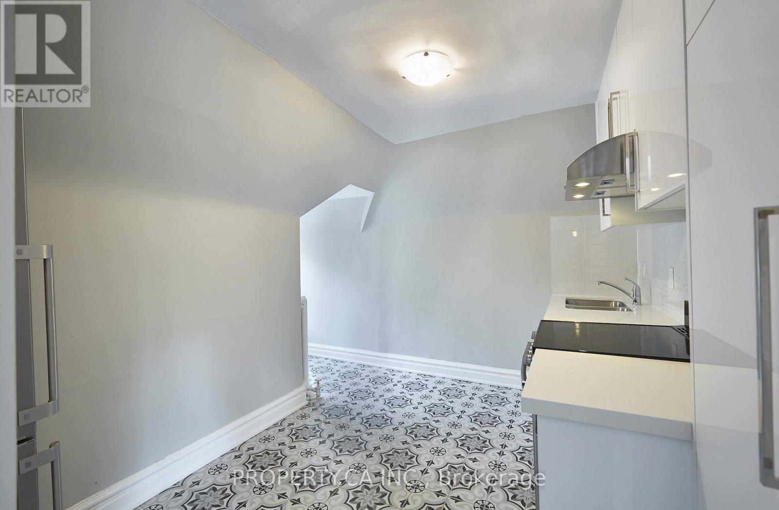 Upper - 345 Gladstone Avenue, Toronto, Ontario M6H 3H5 - Photo 8 - C13669266