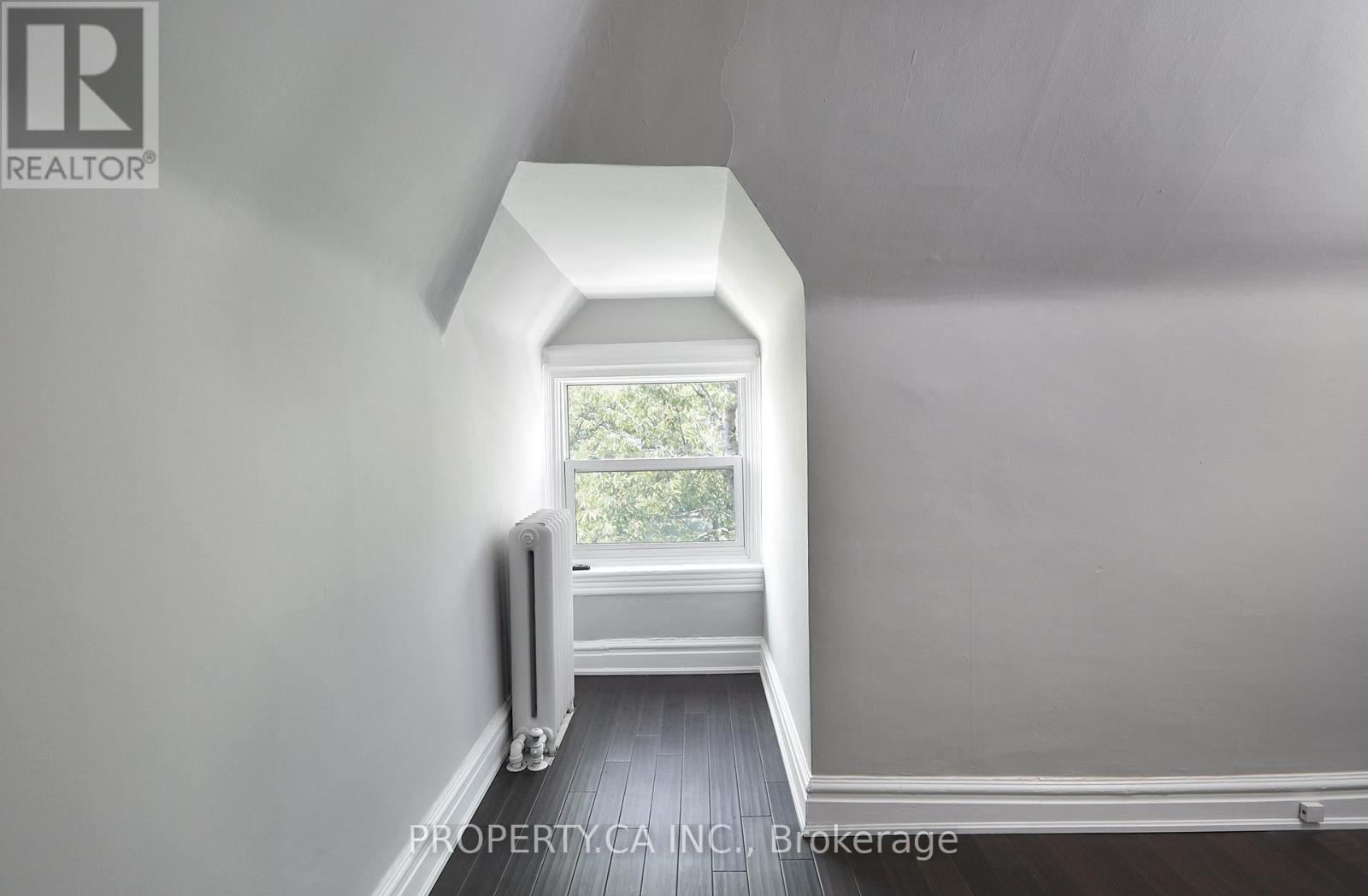 Upper - 345 Gladstone Avenue, Toronto, Ontario M6H 3H5 - Photo 9 - C13669266