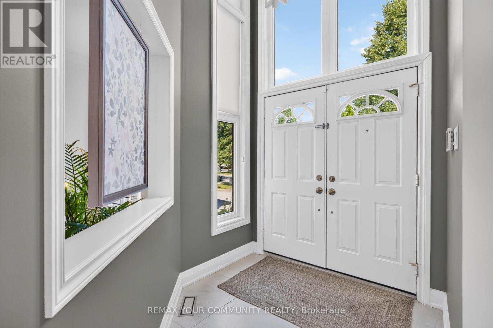 15 Klamath Court, Vaughan, Ontario  L6A 2L7 - Photo 3 - N13669218