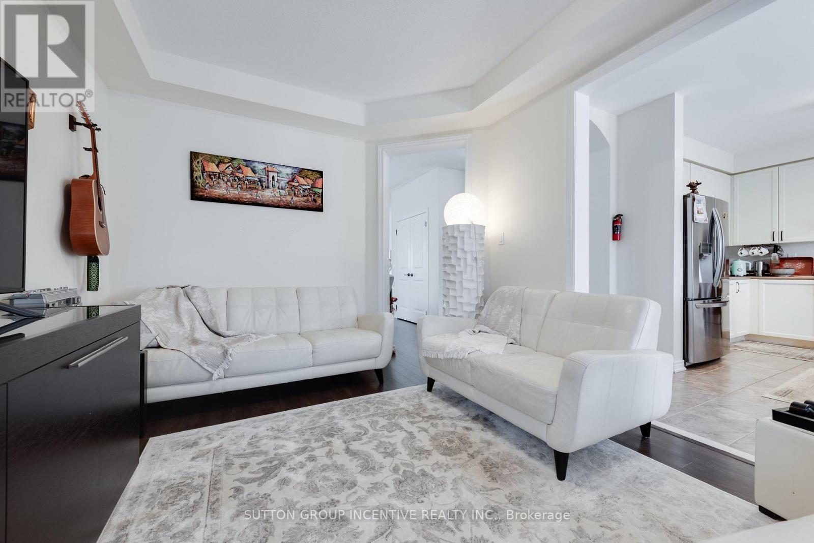 174 Maplewood Drive, Essa, Ontario L0M 1B4 - Photo 8 - N13669224
