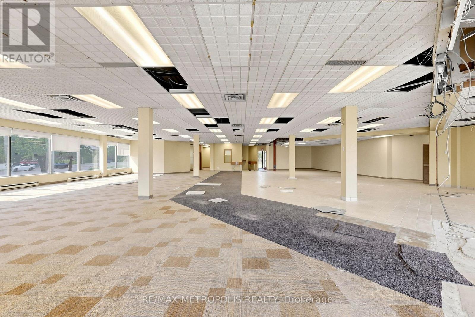 Unit 1b - 7481 Woodbine Avenue, Markham, Ontario L3R 2W1 - Photo 2 - N13669246