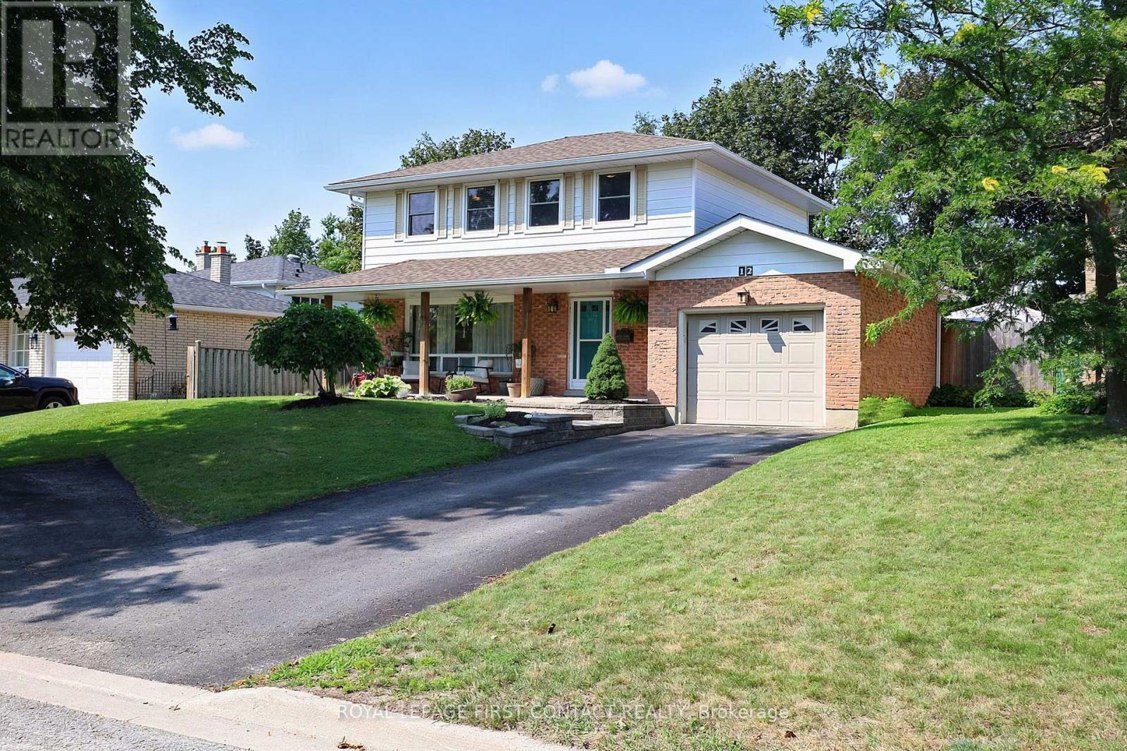 12 Davies Crescent, Barrie, Ontario L4M 2M3 - Photo 2 - S13669198