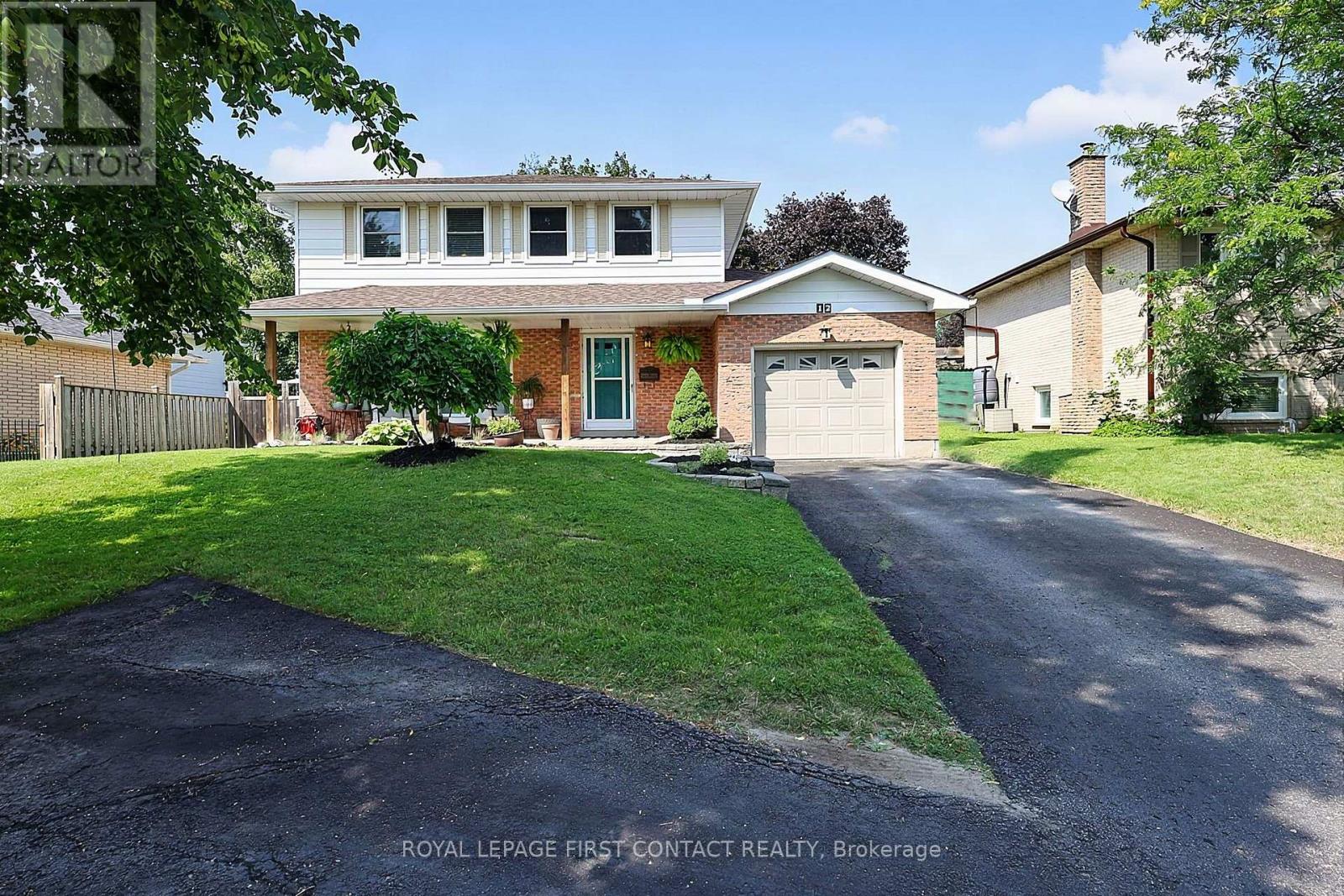 12 Davies Crescent, Barrie, Ontario L4M 2M3 - Photo 3 - S13669198