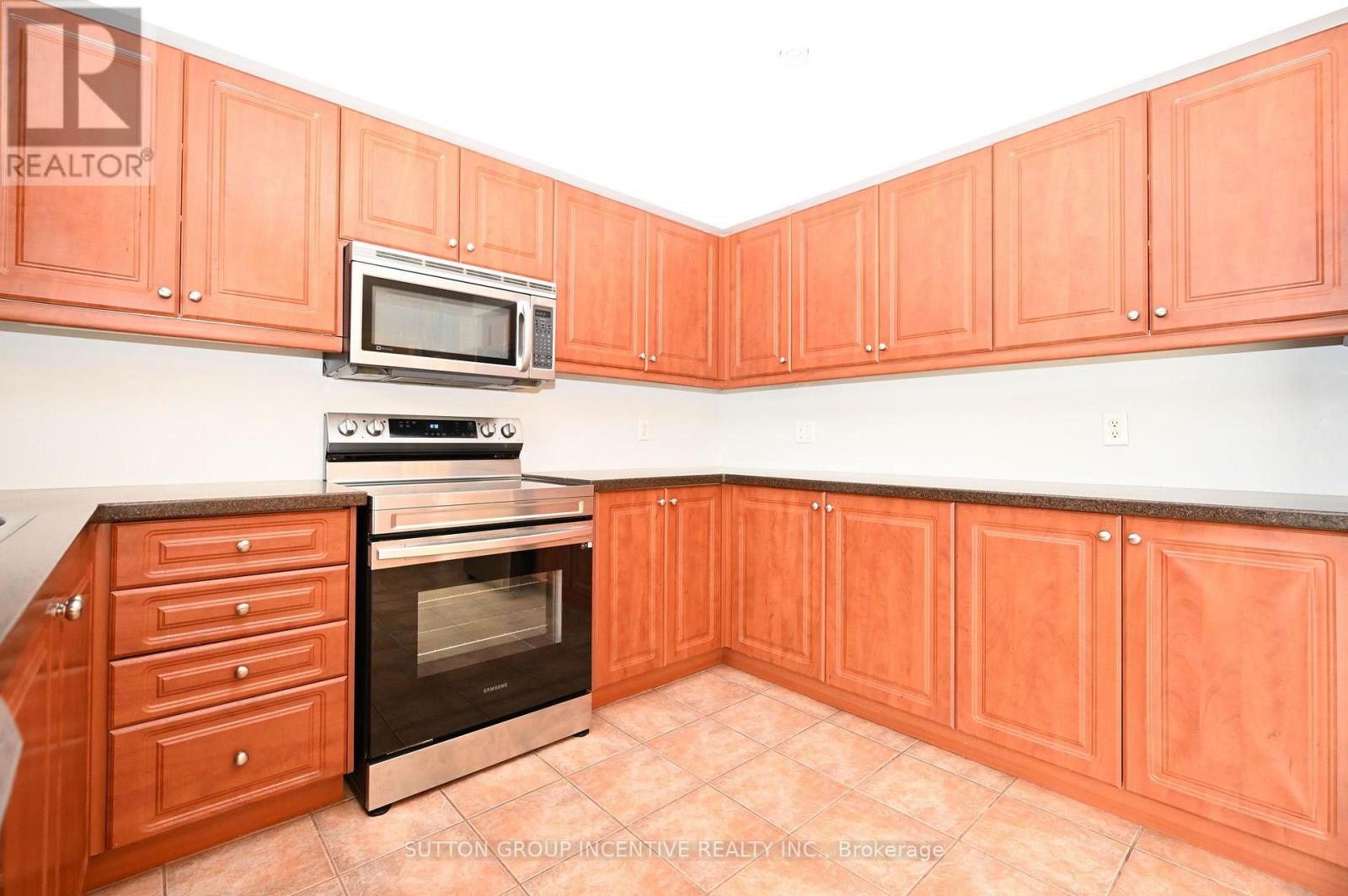 14 Brown Wood Drive, Barrie, Ontario  L4M 6N4 - Photo 11 - S13669210