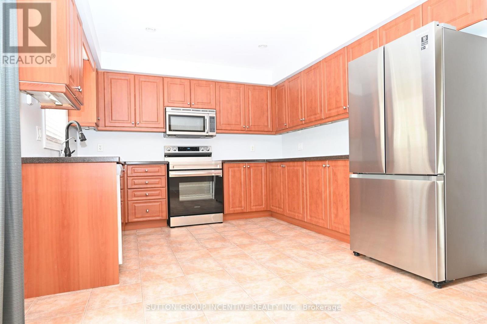14 Brown Wood Drive, Barrie, Ontario  L4M 6N4 - Photo 12 - S13669210