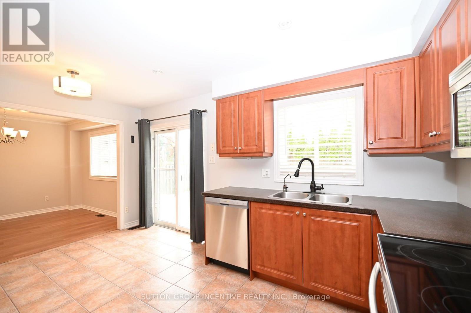 14 Brown Wood Drive, Barrie, Ontario  L4M 6N4 - Photo 14 - S13669210