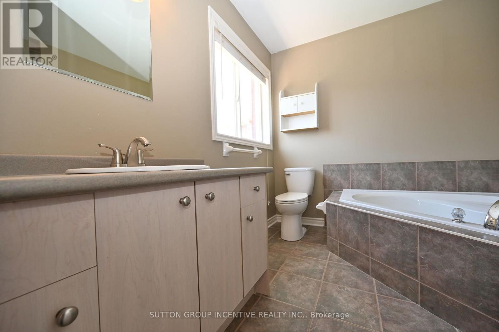 14 Brown Wood Drive, Barrie, Ontario  L4M 6N4 - Photo 21 - S13669210
