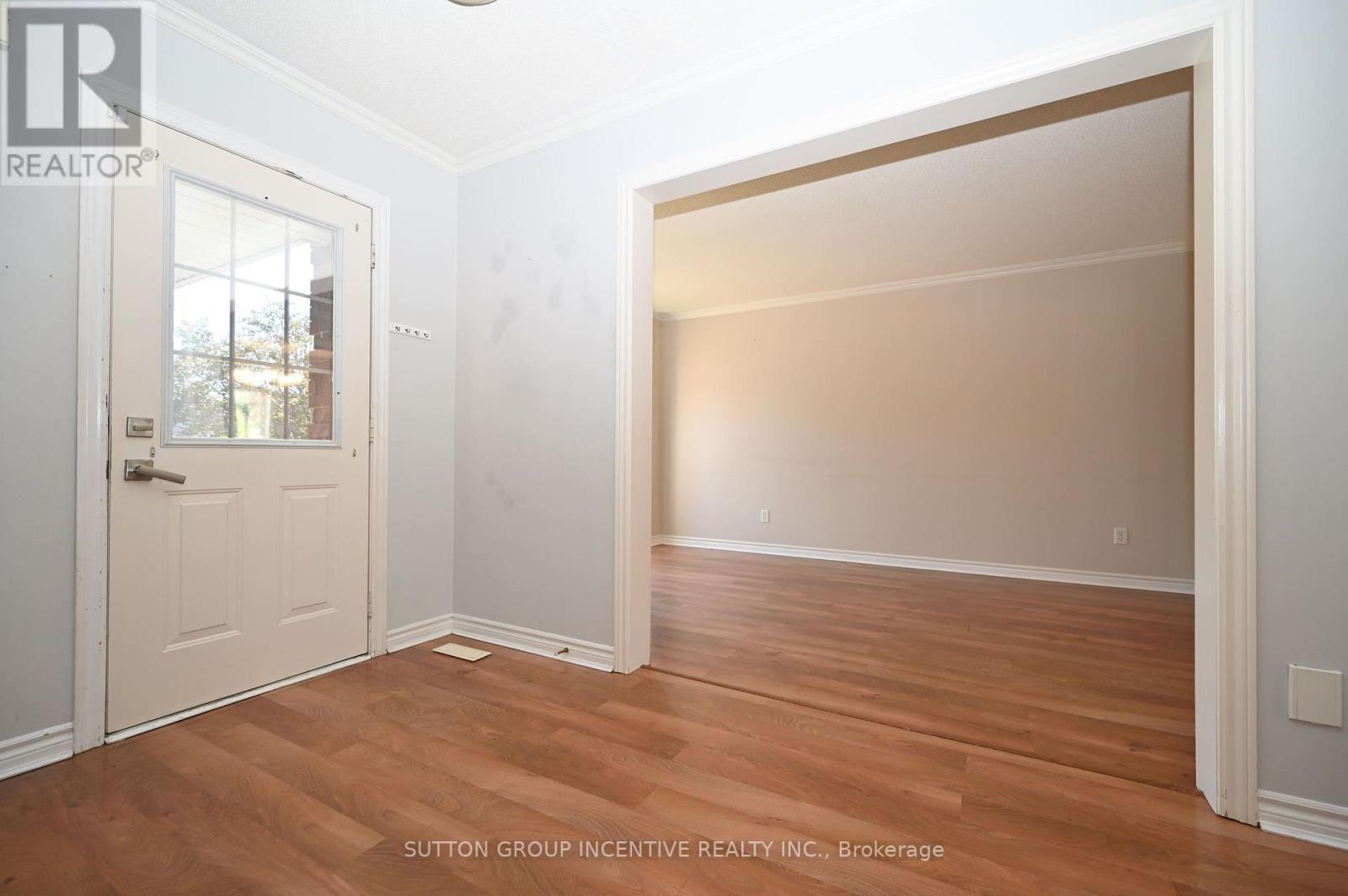 14 Brown Wood Drive, Barrie, Ontario  L4M 6N4 - Photo 4 - S13669210