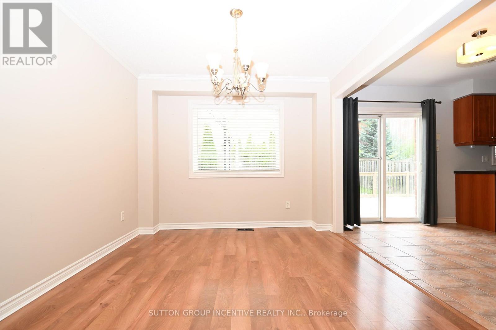 14 Brown Wood Drive, Barrie, Ontario  L4M 6N4 - Photo 7 - S13669210
