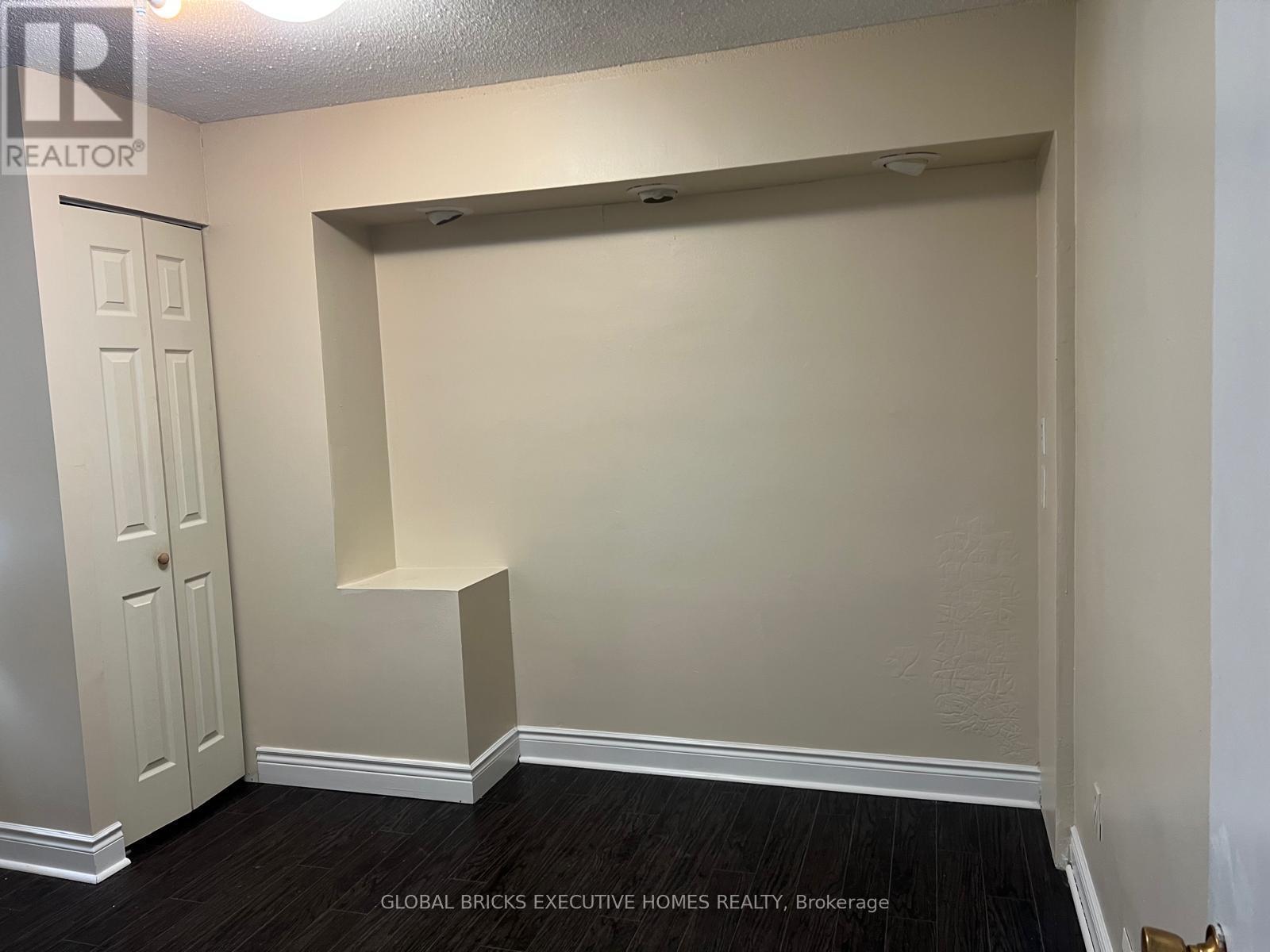 35 Luverne Avenue, Toronto, Ontario  M3H 1R7 - Photo 21 - C13668712