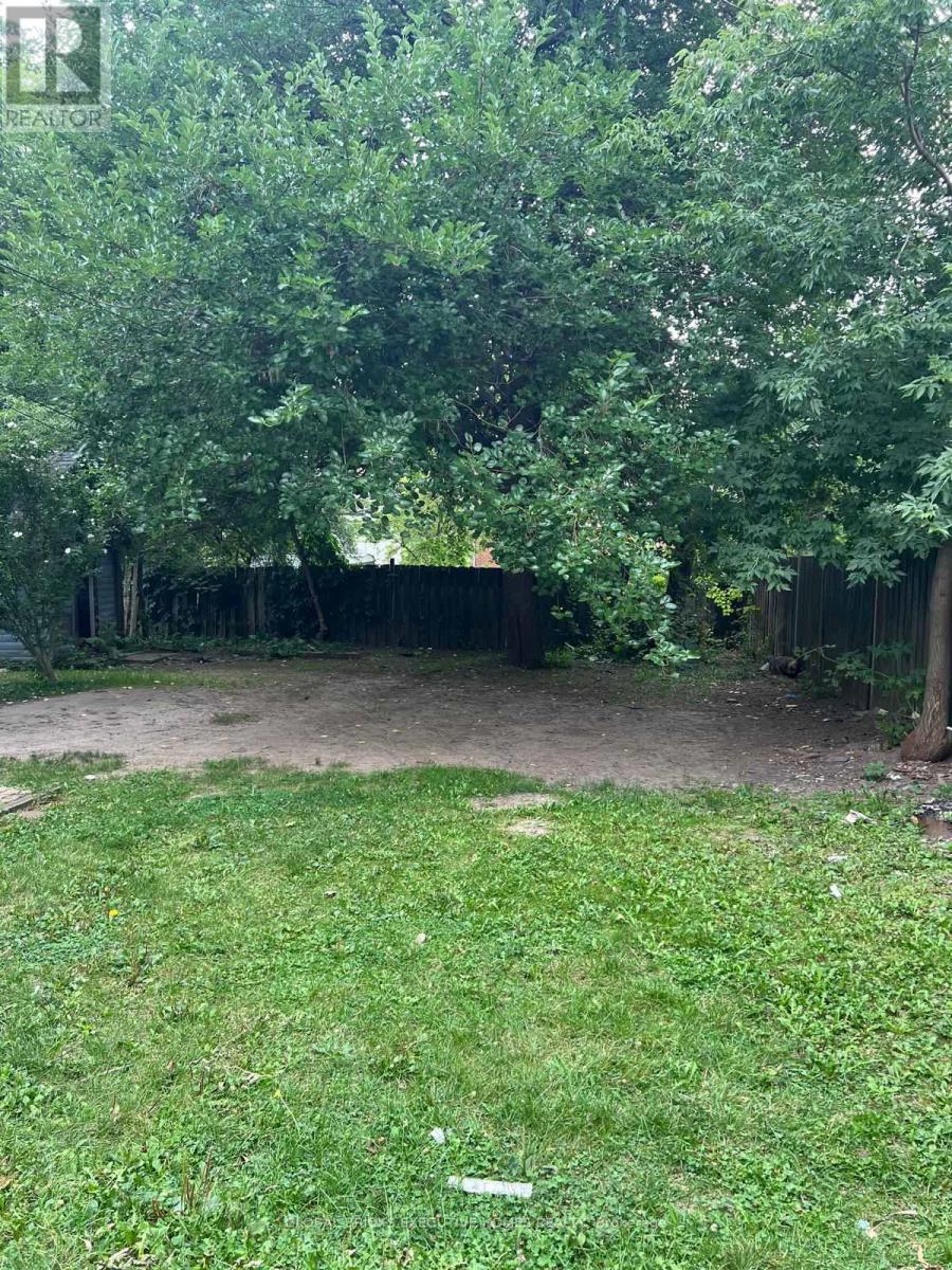 35 Luverne Avenue, Toronto, Ontario  M3H 1R7 - Photo 23 - C13668712