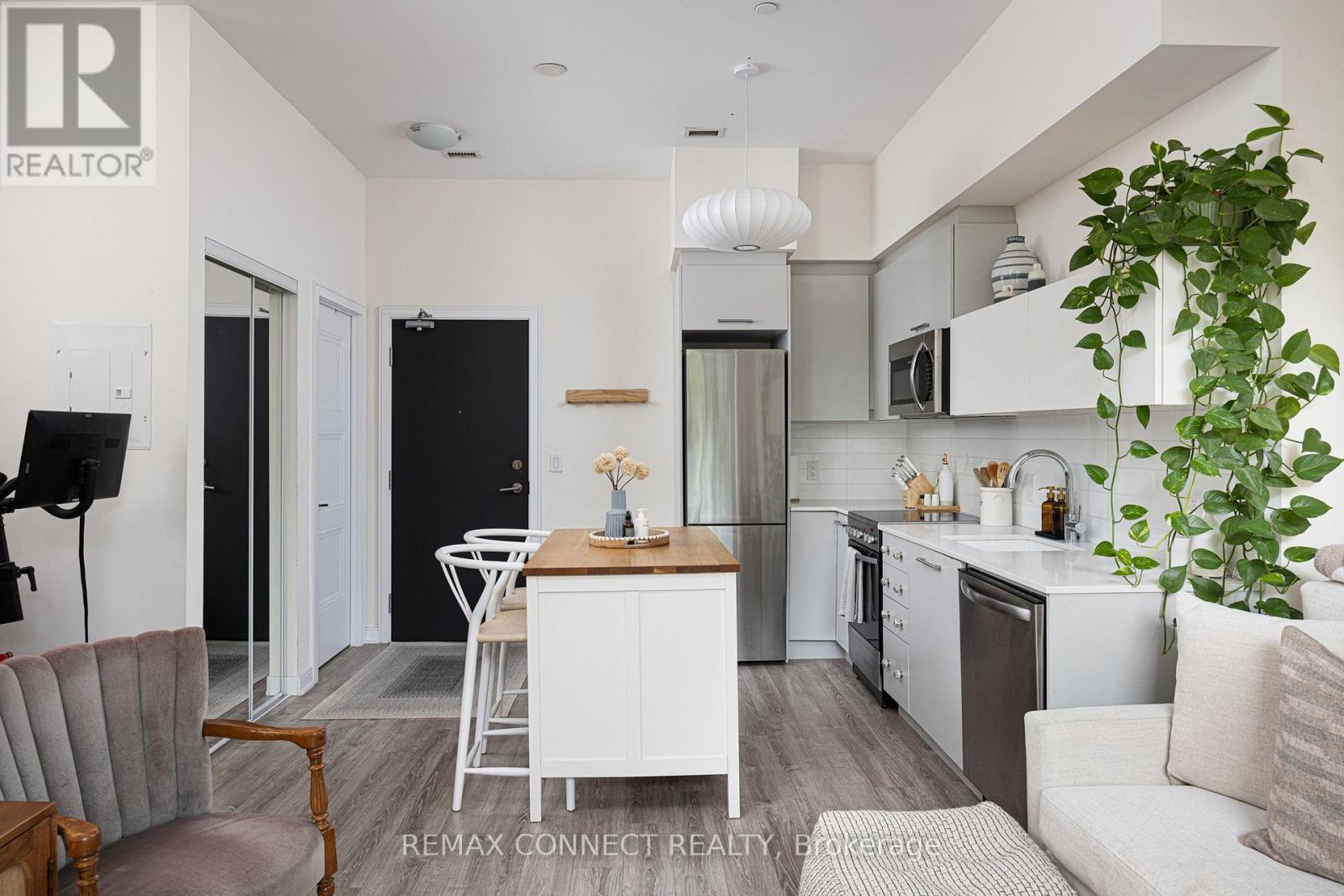 107 - 1 Neighbourhood Lane, Toronto, Ontario  M8Y 1T7 - Photo 5 - W13669196