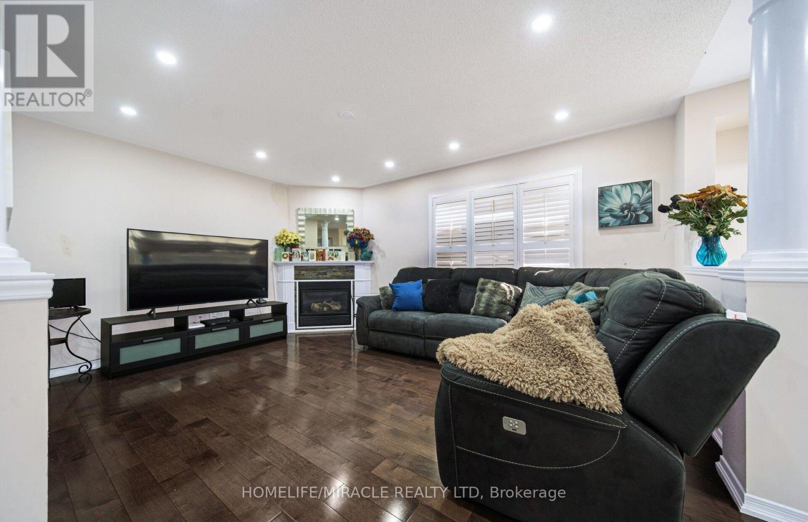 55 Mainard Crescent, Brampton, Ontario  L6R 2T8 - Photo 10 - W13669230