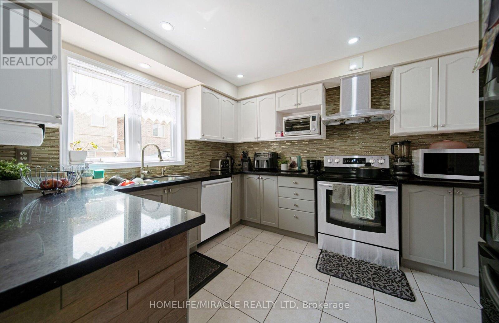 55 Mainard Crescent, Brampton, Ontario  L6R 2T8 - Photo 14 - W13669230