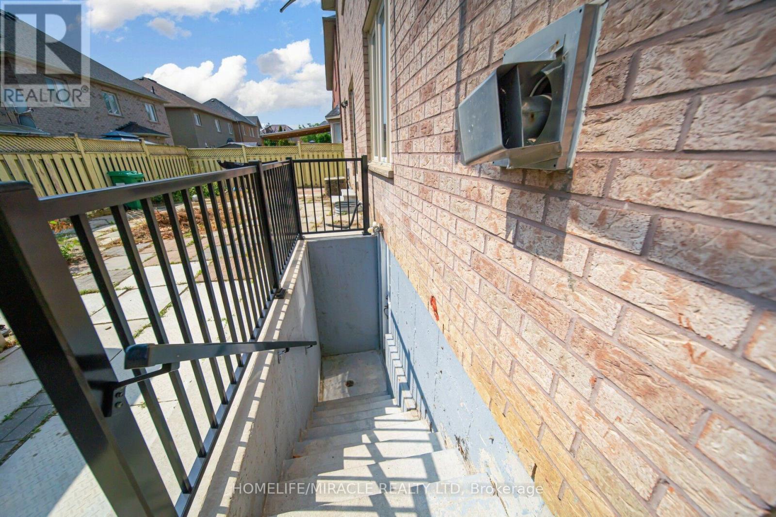 55 Mainard Crescent, Brampton, Ontario  L6R 2T8 - Photo 48 - W13669230
