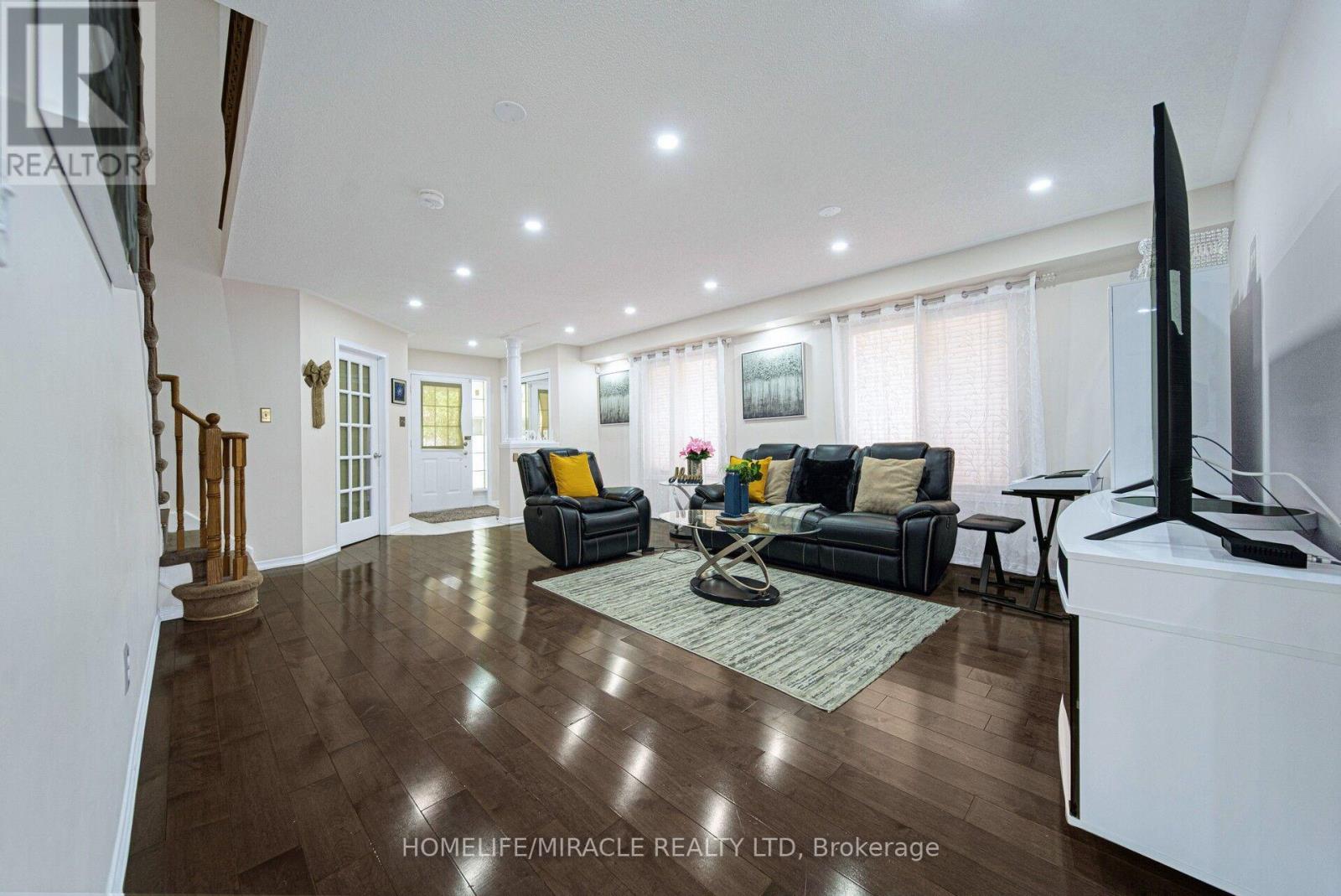 55 Mainard Crescent, Brampton, Ontario  L6R 2T8 - Photo 7 - W13669230