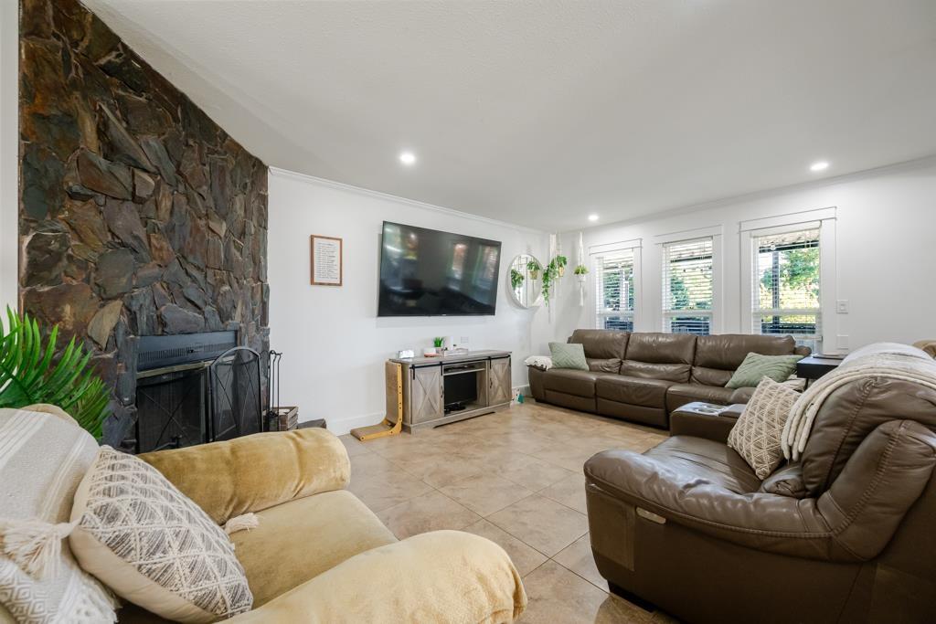 33121 Myrtle Avenue, Mission, British Columbia  V2V 4R6 - Photo 15 - R3154548
