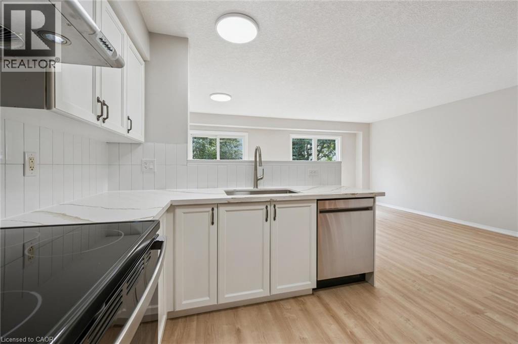 751 Laurelwood Drive, Waterloo, Ontario  N2V 2W2 - Photo 10 - 40848824