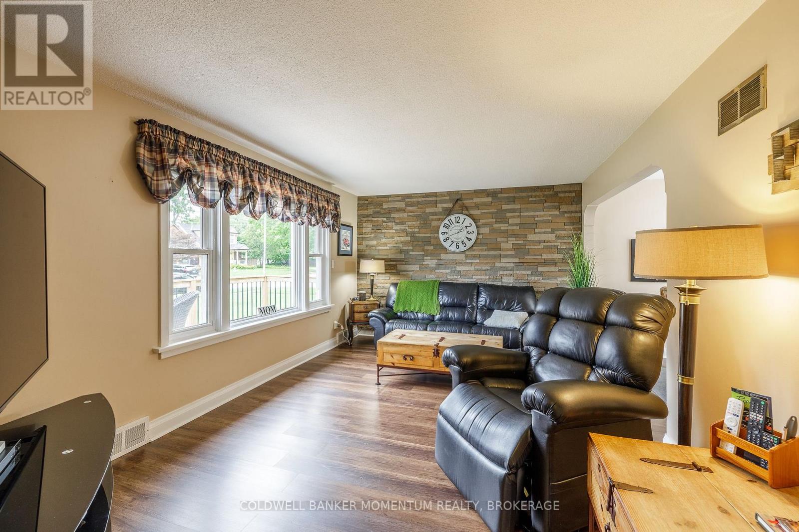 5916 Murray Street, Niagara Falls (Dorchester), Ontario  L2G 2J8 - Photo 12 - X13669270