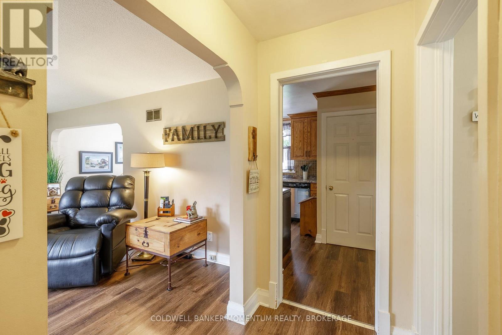 5916 Murray Street, Niagara Falls (Dorchester), Ontario  L2G 2J8 - Photo 9 - X13669270