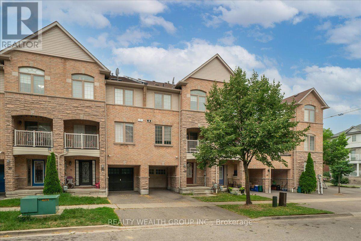 40 Clowes Street, Ajax, Ontario  L1Z 0K9 - Photo 2 - E13669284