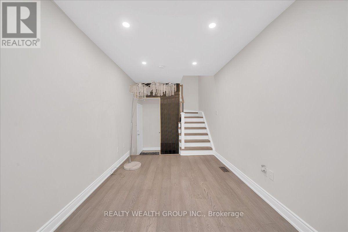 40 Clowes Street, Ajax, Ontario  L1Z 0K9 - Photo 4 - E13669284