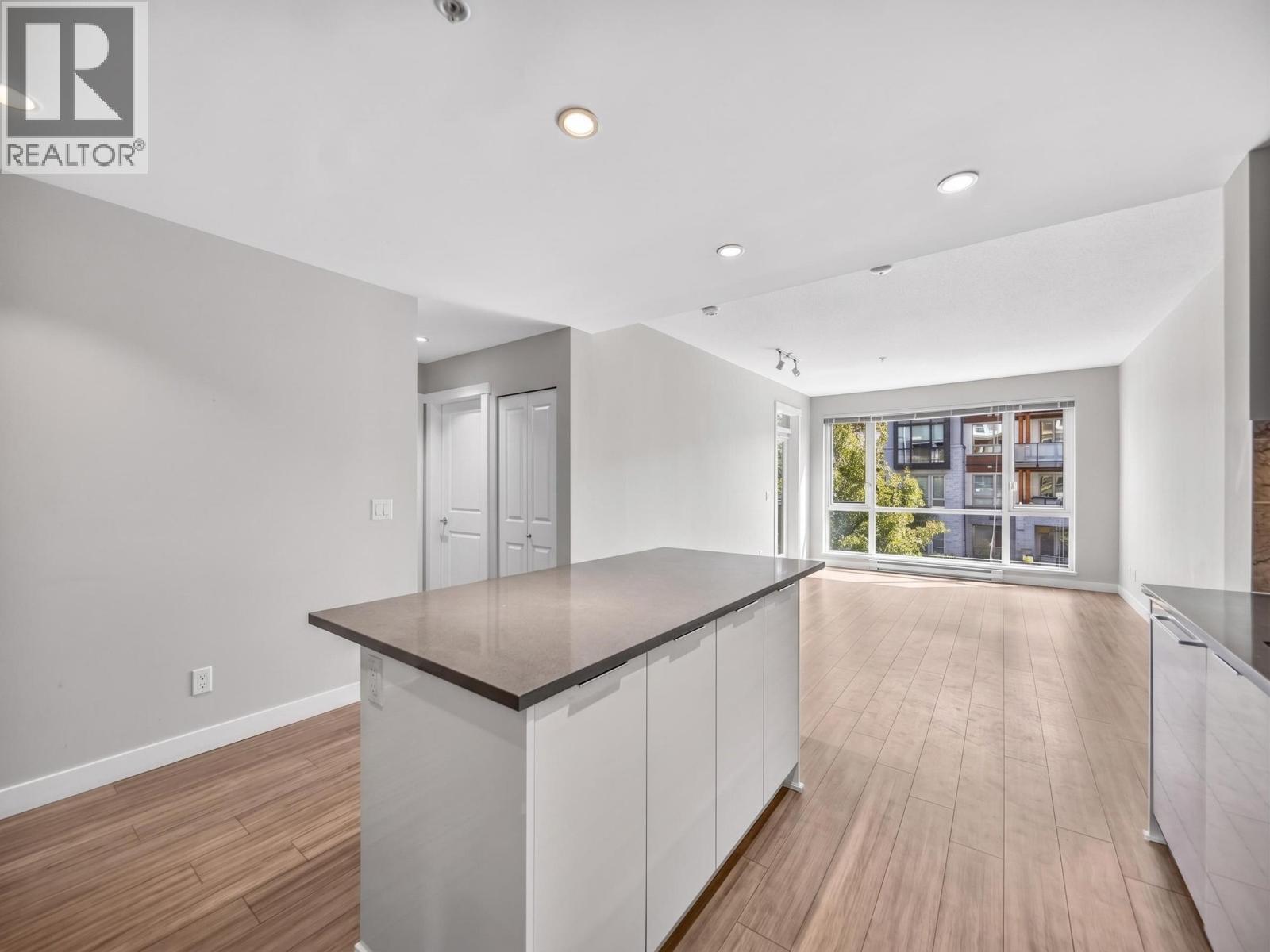 204 2651 Library Lane, North Vancouver, British Columbia  V7J 0C1 - Photo 3 - R3155379
